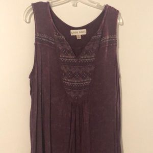 Women’s purple Knox Rose tank. Size Medium.